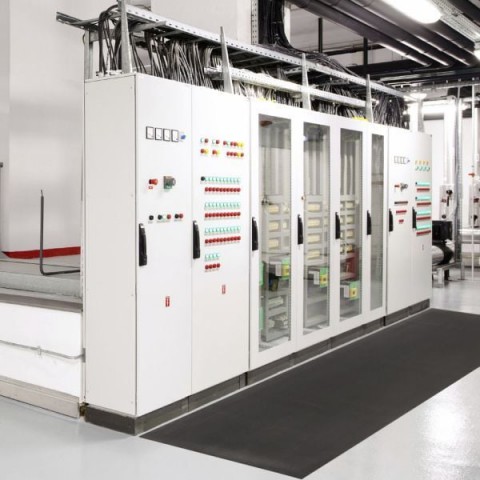 Notrax 830 Switchboard Matting™ Class 2